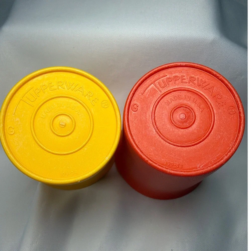Tupperware Vintage 109 Bell Tumbler Set 2 Cups Yellow Orange Plastic Retro MCM‎